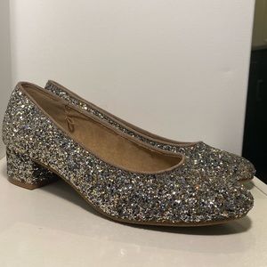 Silver sparkle pumps
